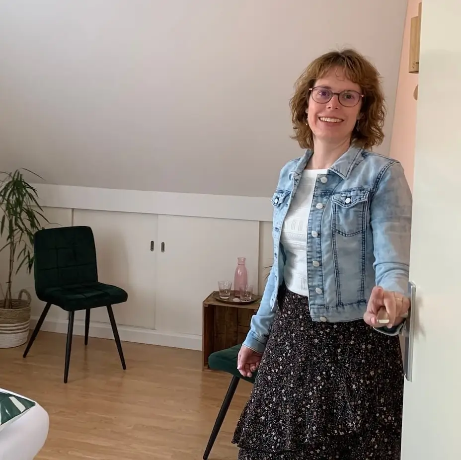 Herstel van energietekort met energiewerk, healing en HSP-coaching Monique Hiddink in de praktijk van Heel met Aandacht helpt je herstellen van energietekort met healing en HSP-coaching